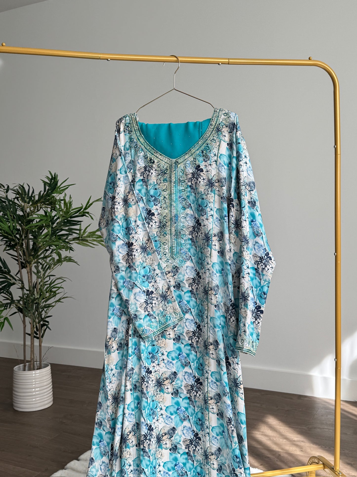 Aqua Blossom Mukhawar